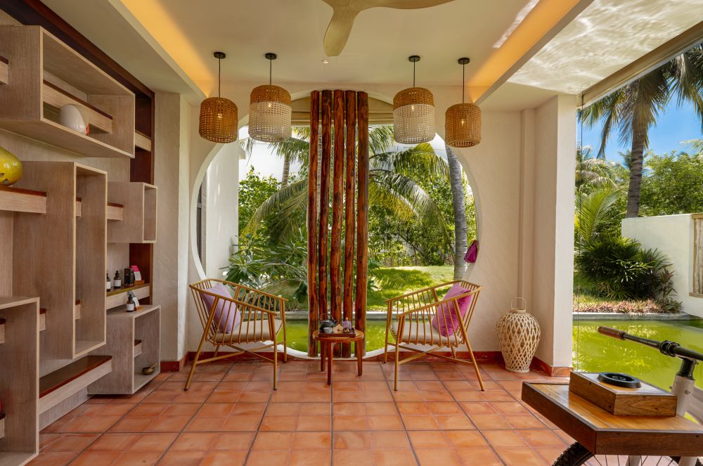 OBLU Xpereince Ailafushi 4*