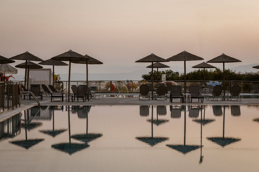 Atrium 4*