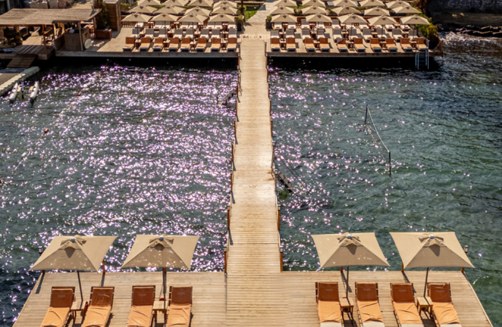 Ruins Luxury Resort (Only 10+) 