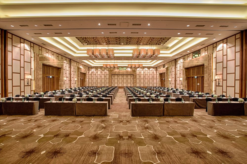 Pullman Danang Beach Resort 5*