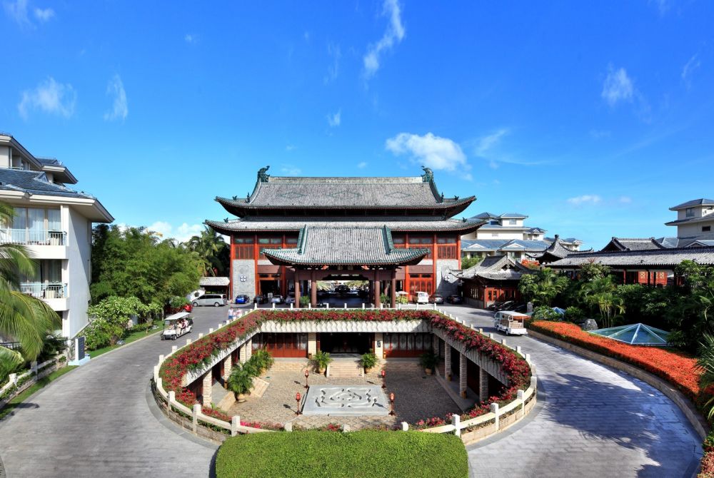 Swissotel & Grand Mercure Sanya Yalong Bay 5*