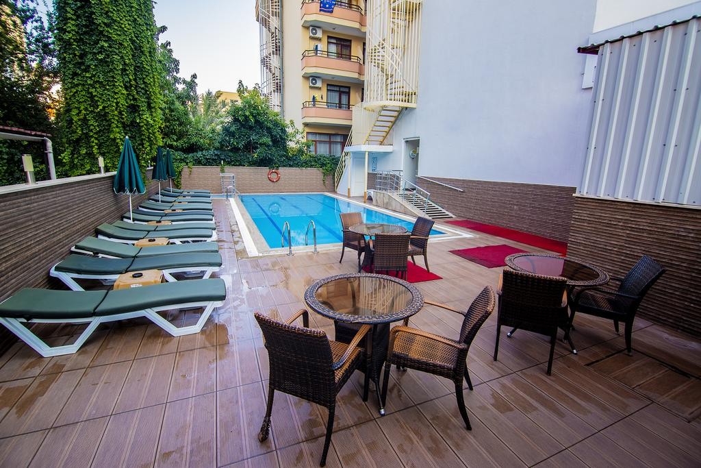 Kleopatra Blue Hawaii Hotel 3*