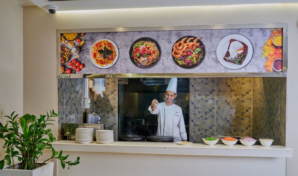 Ramada Hotel & Suites By Wyndham Jbr (ex. Hawthorn Suites) 4*