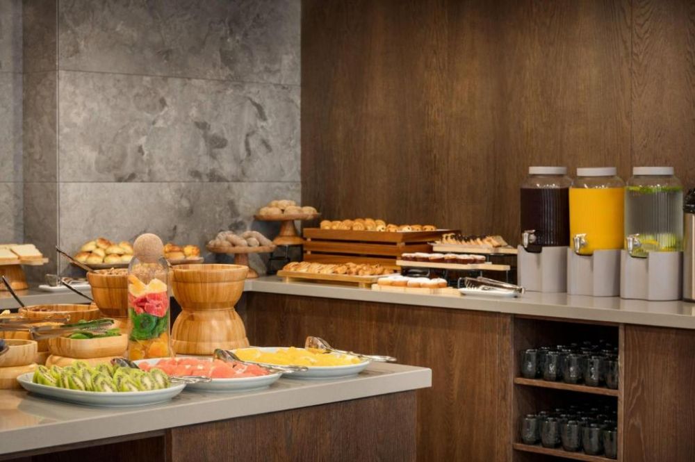 La Quinta by Wyndham Batumi 4*