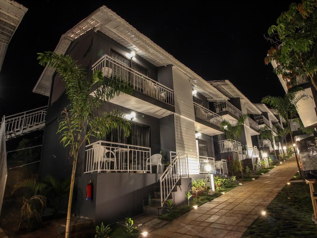Oceans 7 Ashwem (ex. Oyo Town House Ashwem) 3*