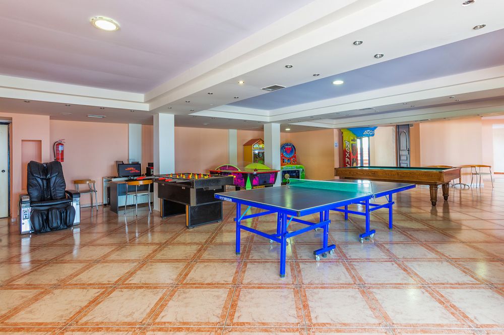 Atrium 4*