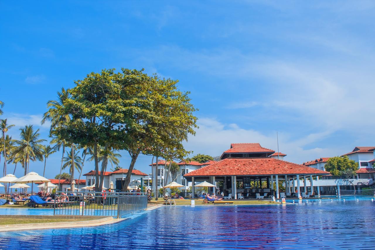 Club Hotel Dolphin 4*