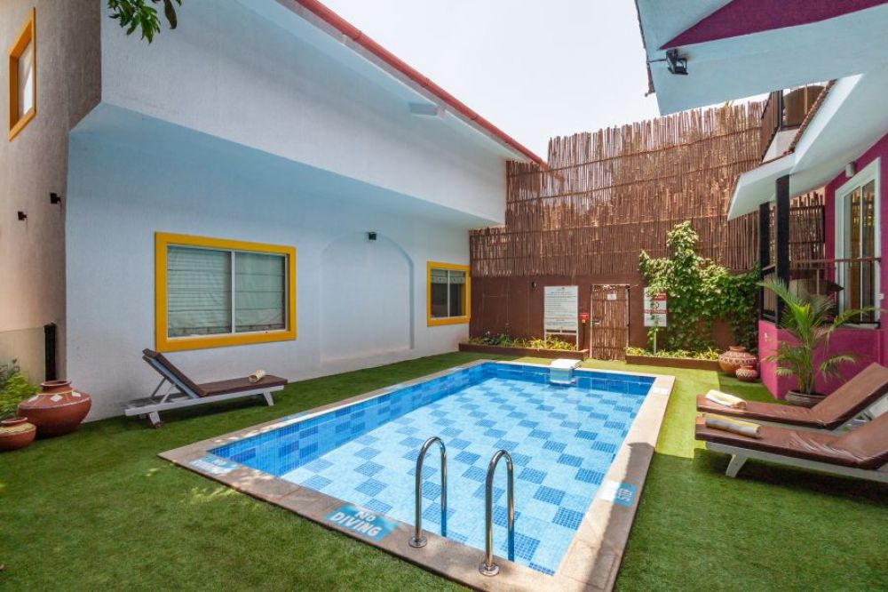 Acron Seaway Resort 3*