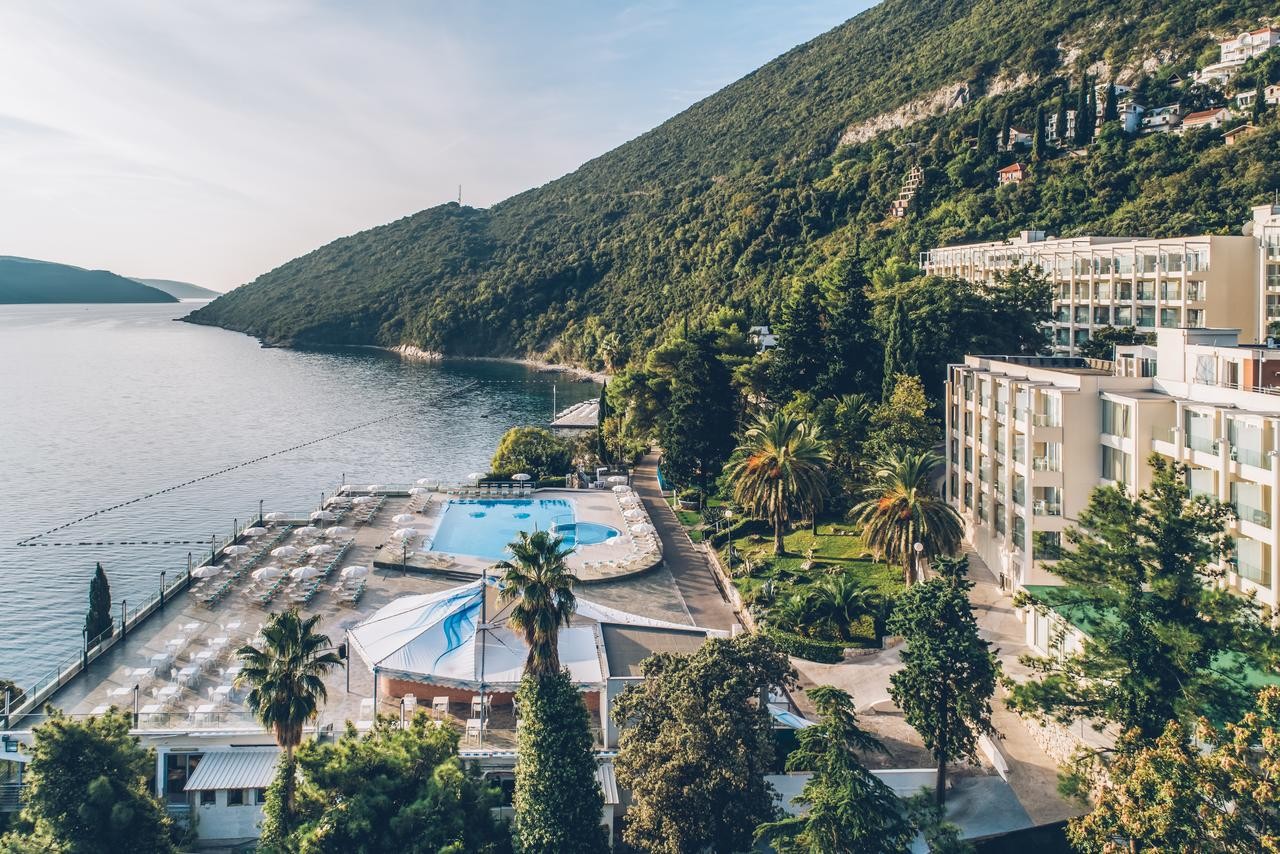 Iberostar Waves Herceg Novi-Njivice (A, B) 4*