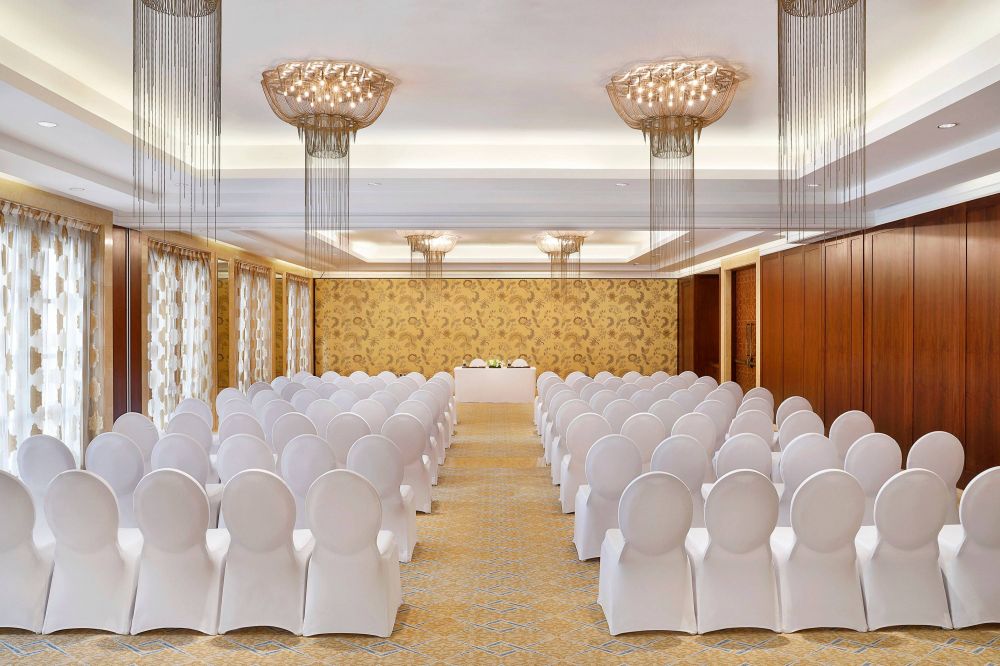 The Ritz-Carlton, Dubai 5*