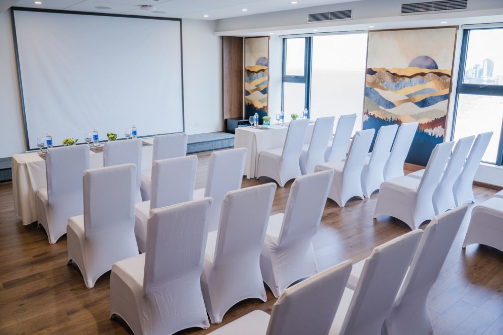 Peninsula Hotel Da Nang 5*