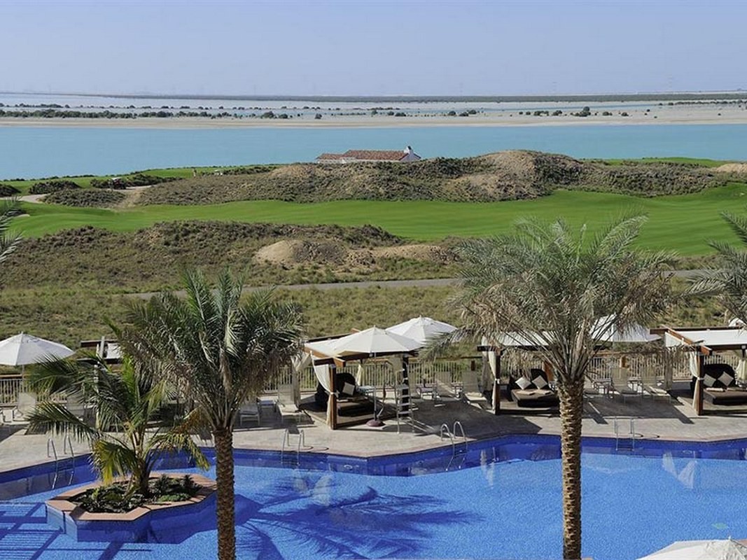 Yas Plaza Mangroves by IHG (ex. Radisson Blu Abu Dhabi Yas Island) 5*