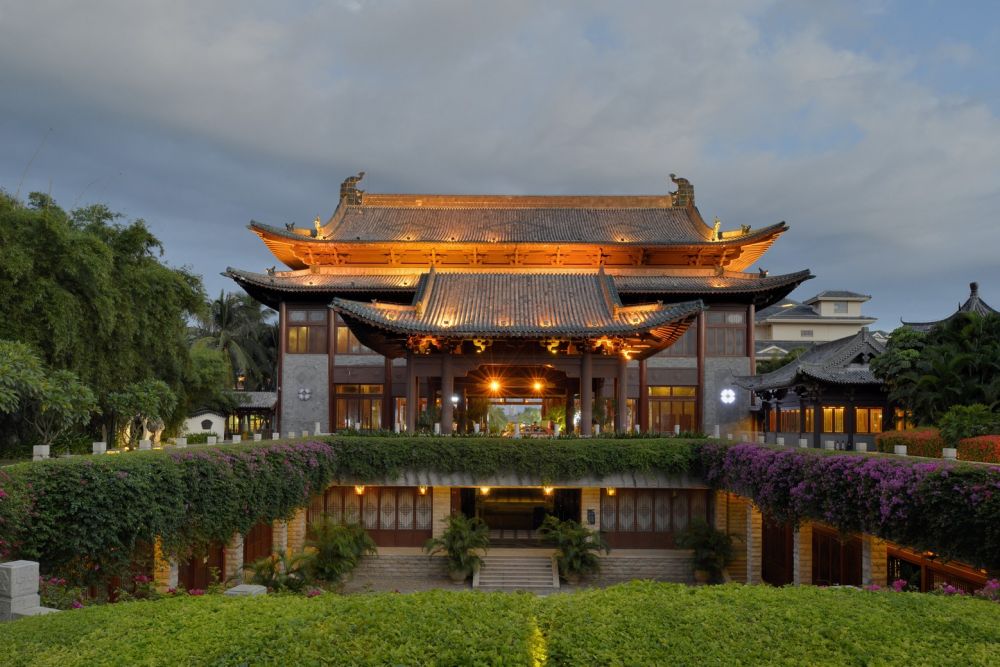Swissotel & Grand Mercure Sanya Yalong Bay 5*