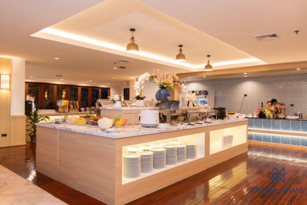 Jomtien Thani Hotel 4*