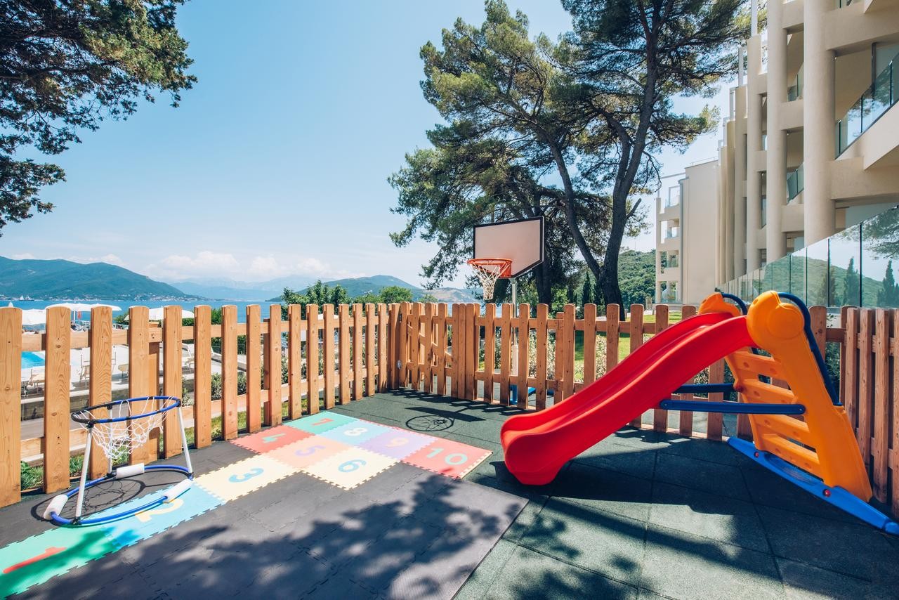 Iberostar Waves Herceg Novi-Njivice (A, B) 4*