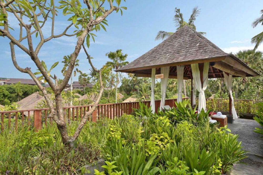 Legian Beach Hotel 4*