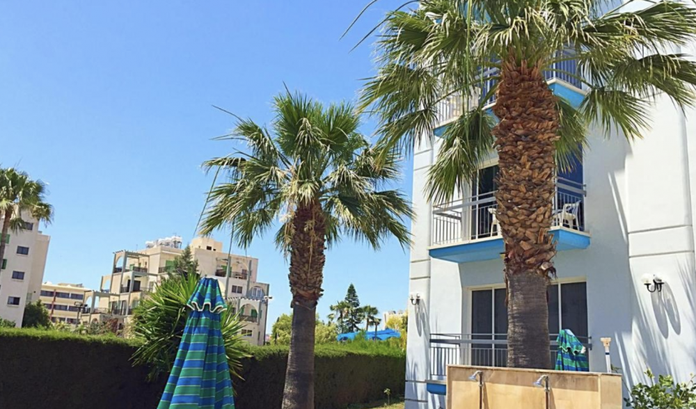 Blue Crane Hotel Apts 3*