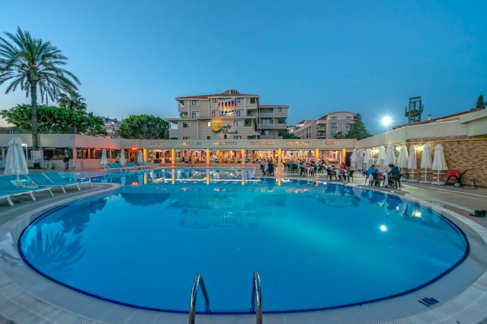 Sandy Beach 4*