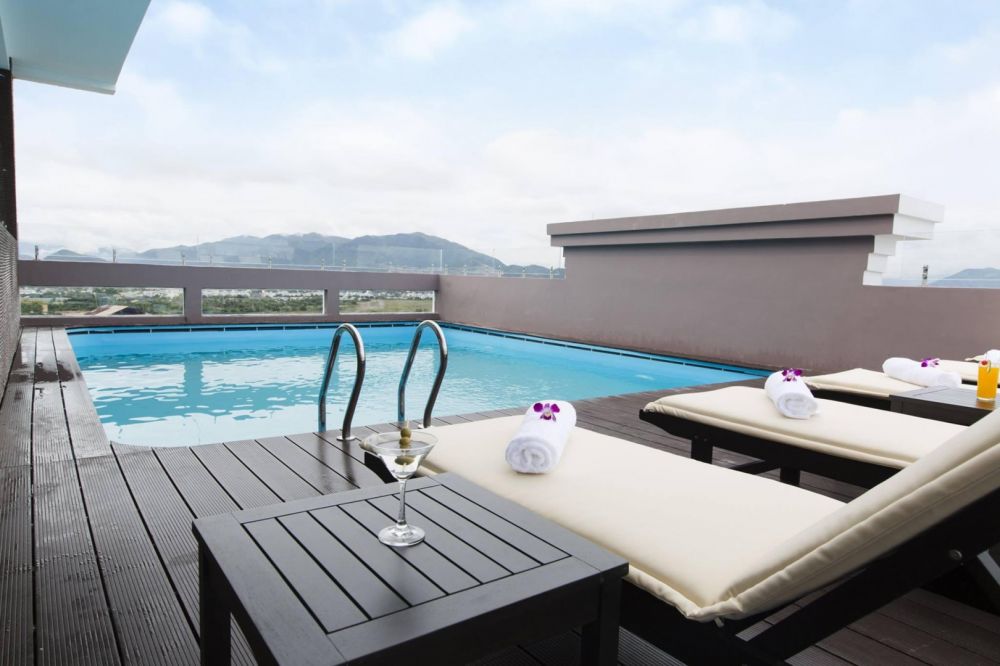Meriton Nha Trang Hotel 4*
