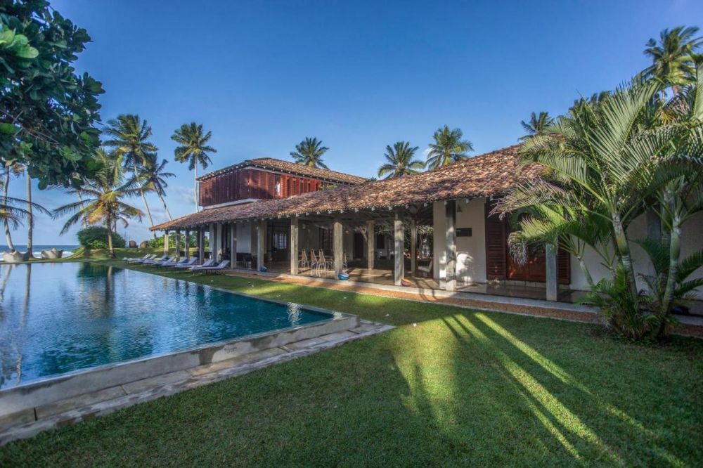 The Frangipani Tree by Edwards Collection 4*