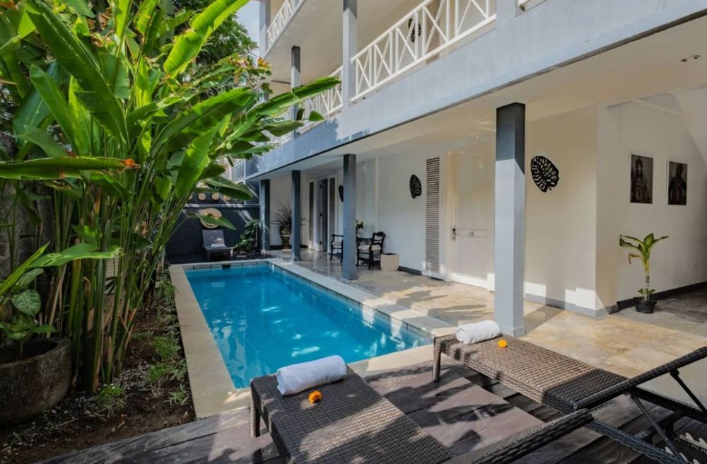The Kanjeng Suites Petitenget 3*