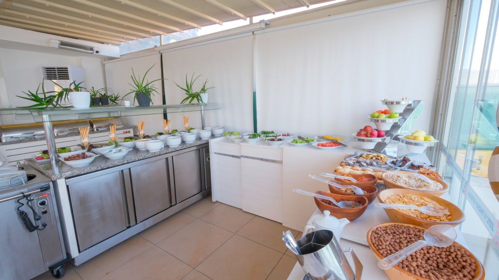 Alesta Yacht Hotel 
