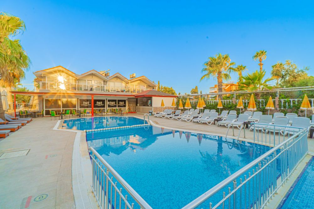 Sayanora Hotel 3*