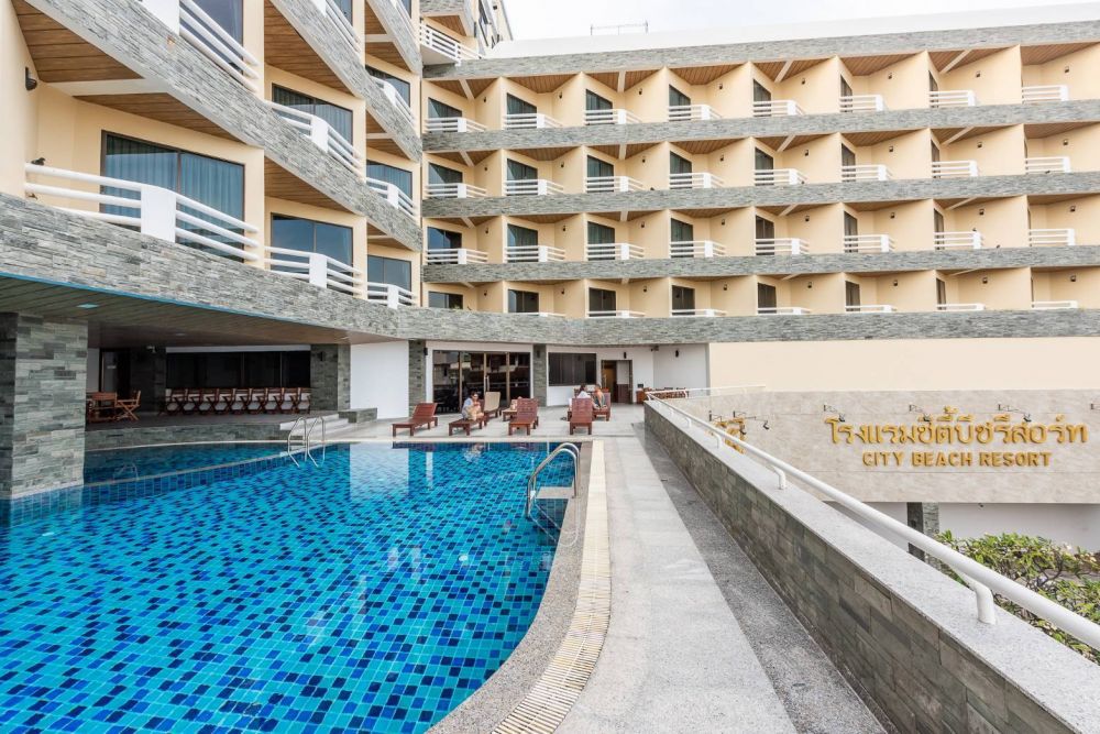 City Beach Resort 3*