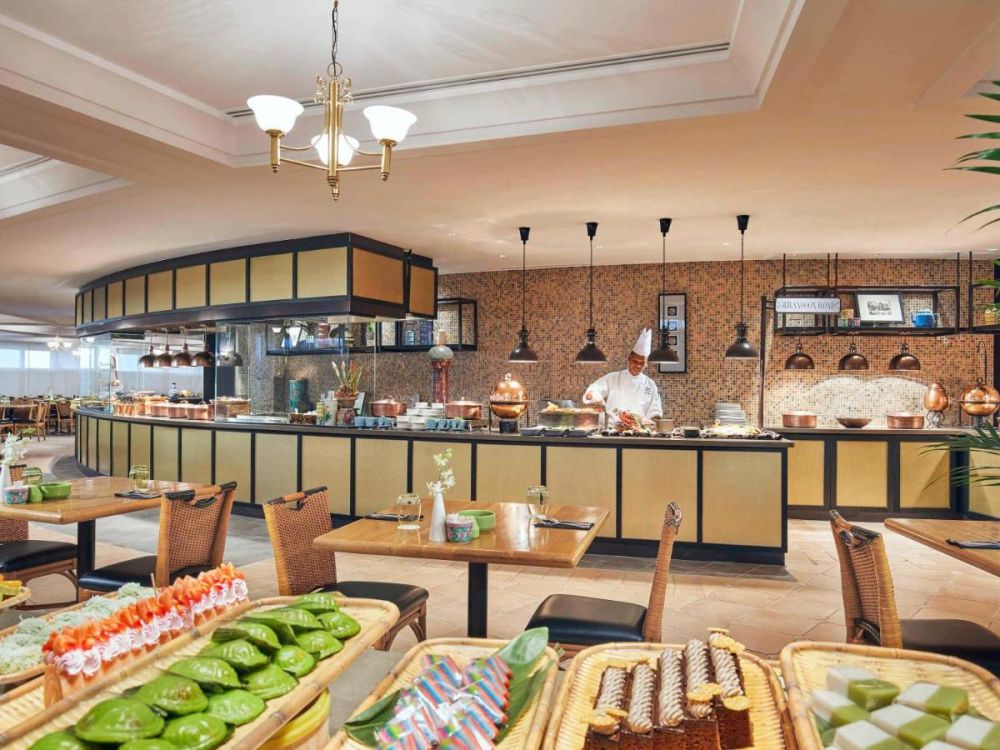 Swissotel The Stamford 5*