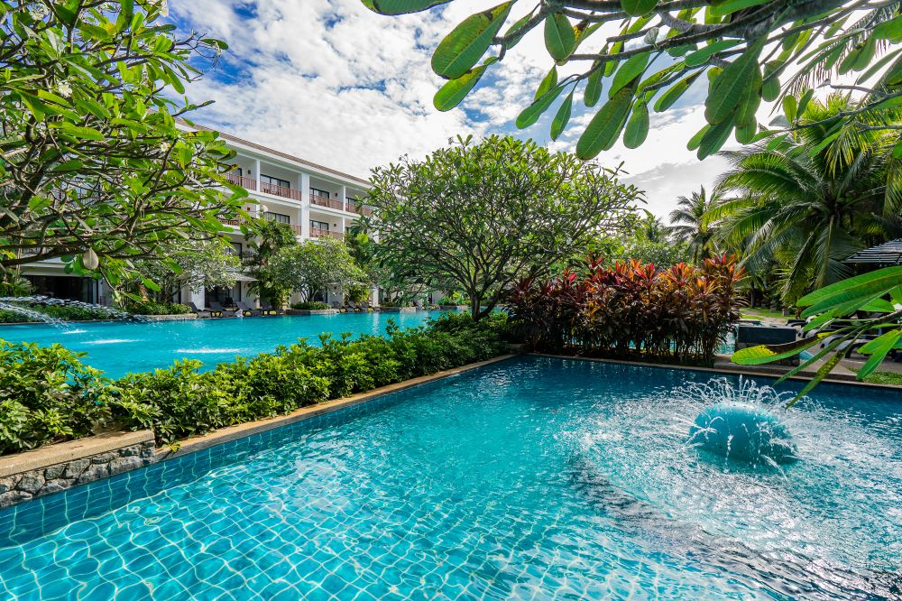Naithonburi Resort 4*