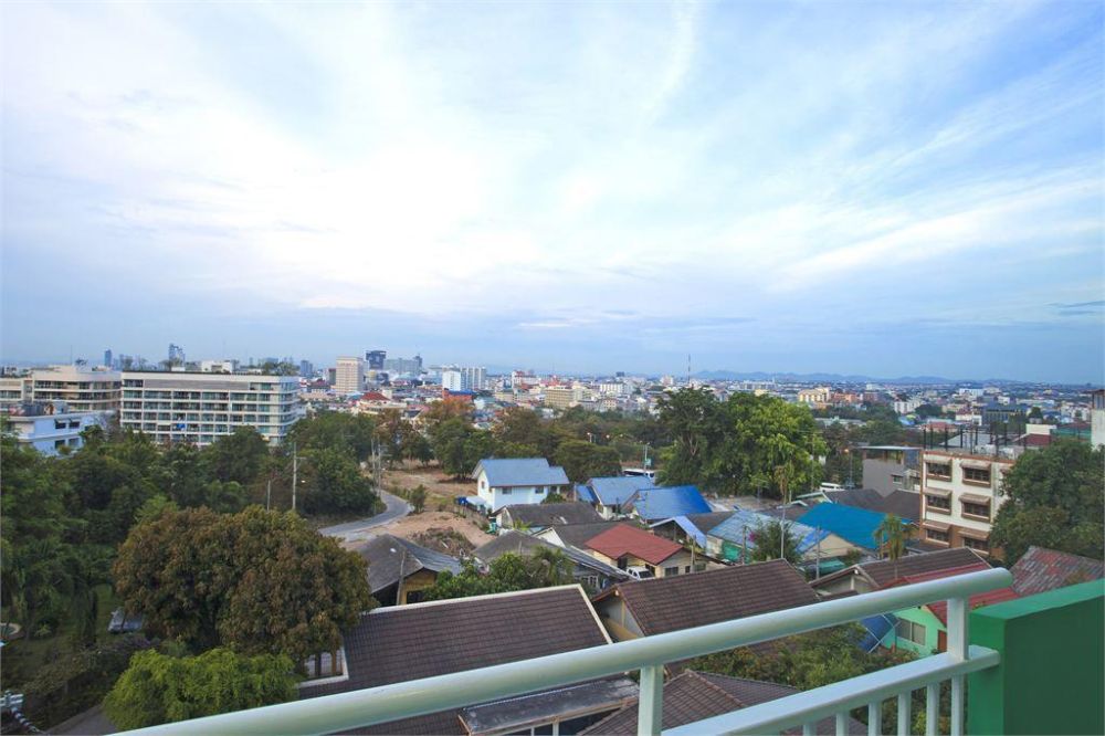 Wiz Hotel 3*