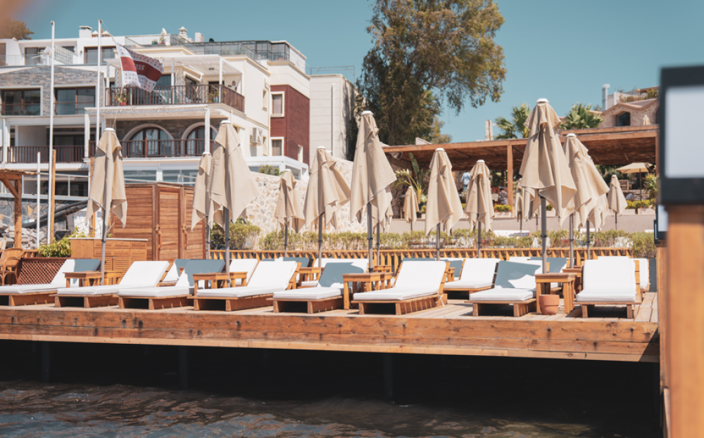 Ruins Luxury Resort (Only 10+) 