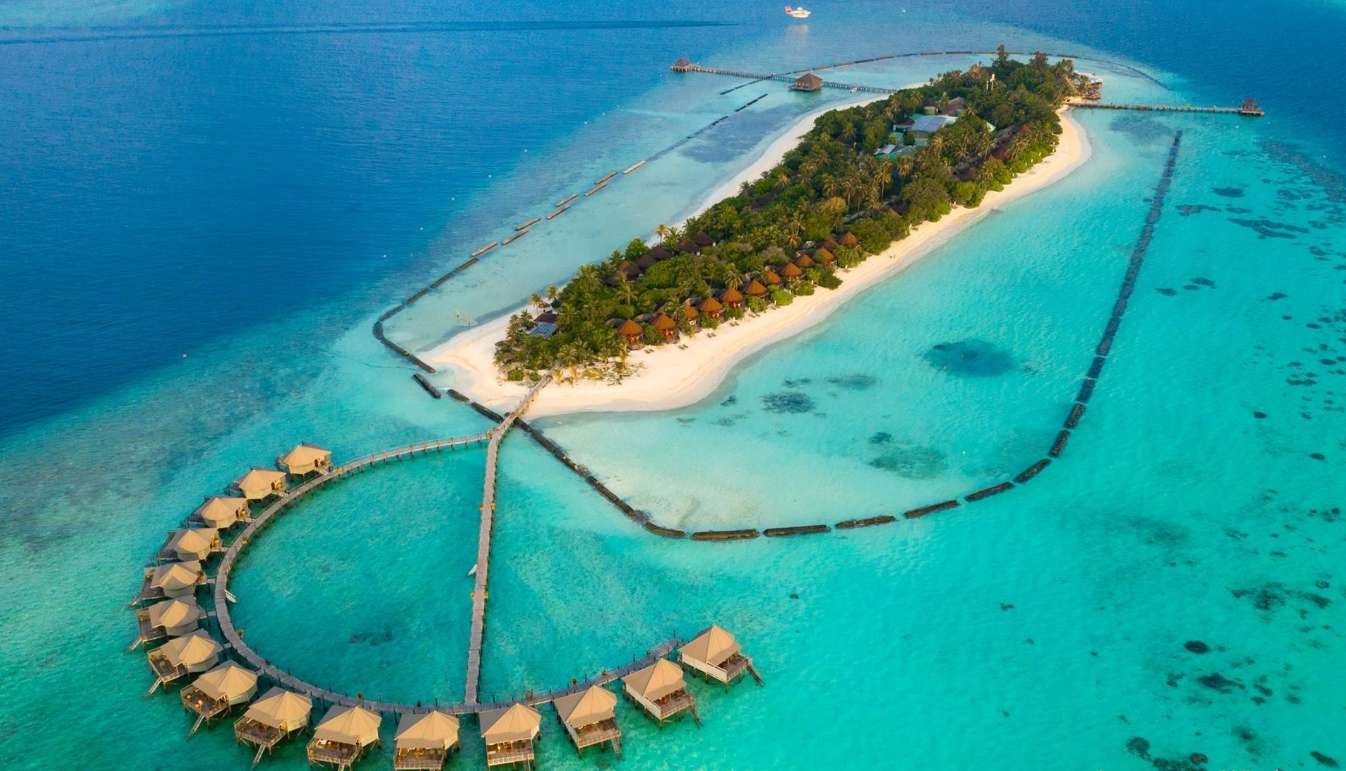 Komandoo Island Resort 4*