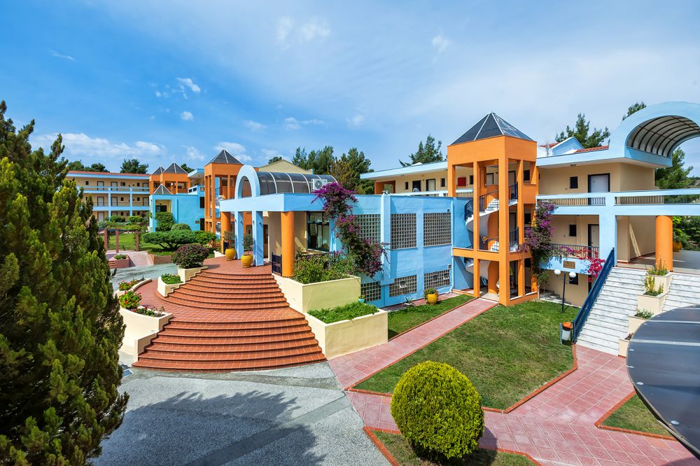 Atrium 4*