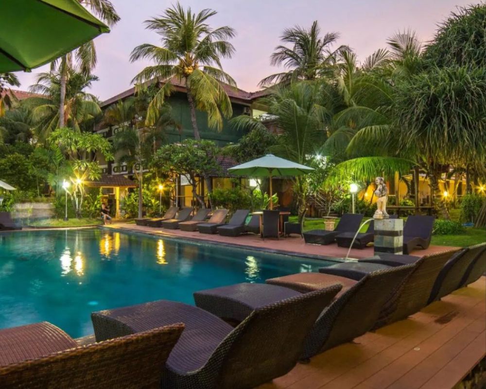 Bakung Beach Resort 3*