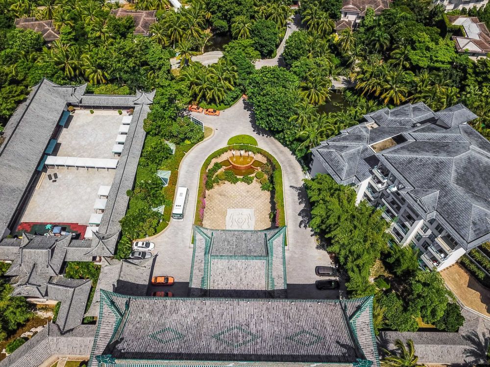 Swissotel & Grand Mercure Sanya Yalong Bay 5*