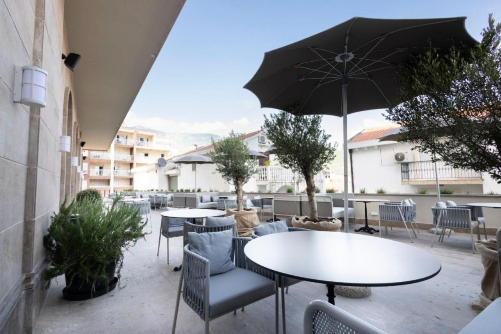 Infinity Hotel & More 4*