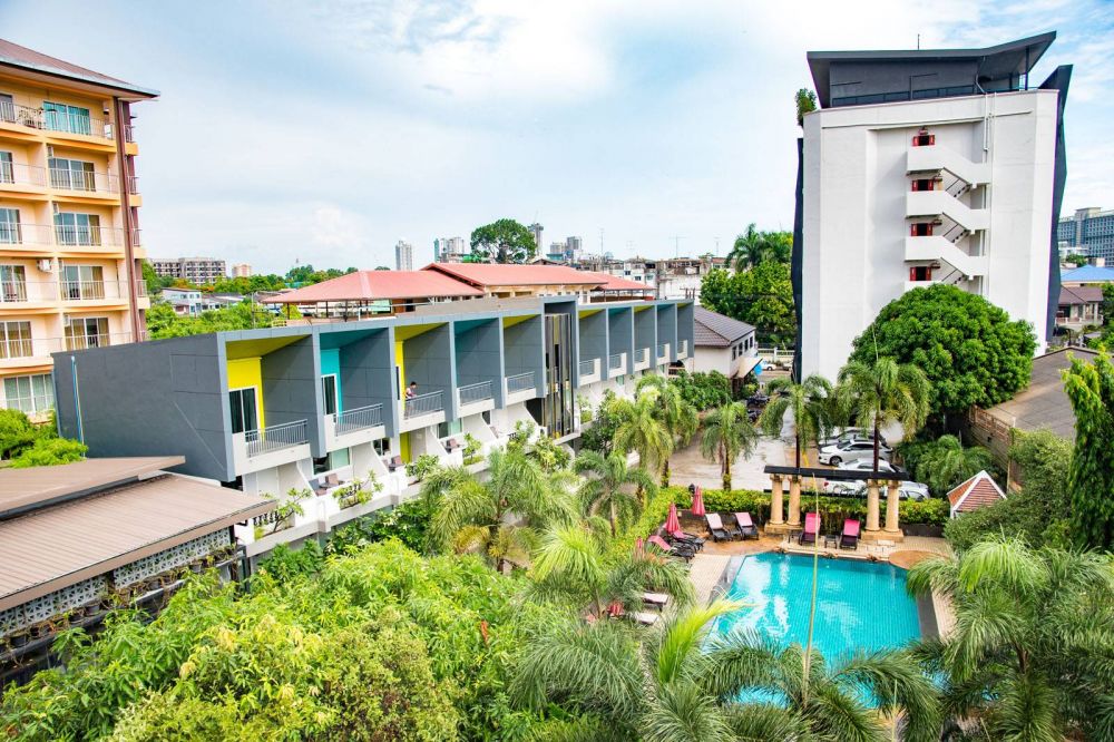 Lantana Hotel & Resort 4*