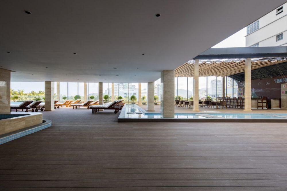 Star City Hotel & Condotel Beachfront Nha Trang 4+