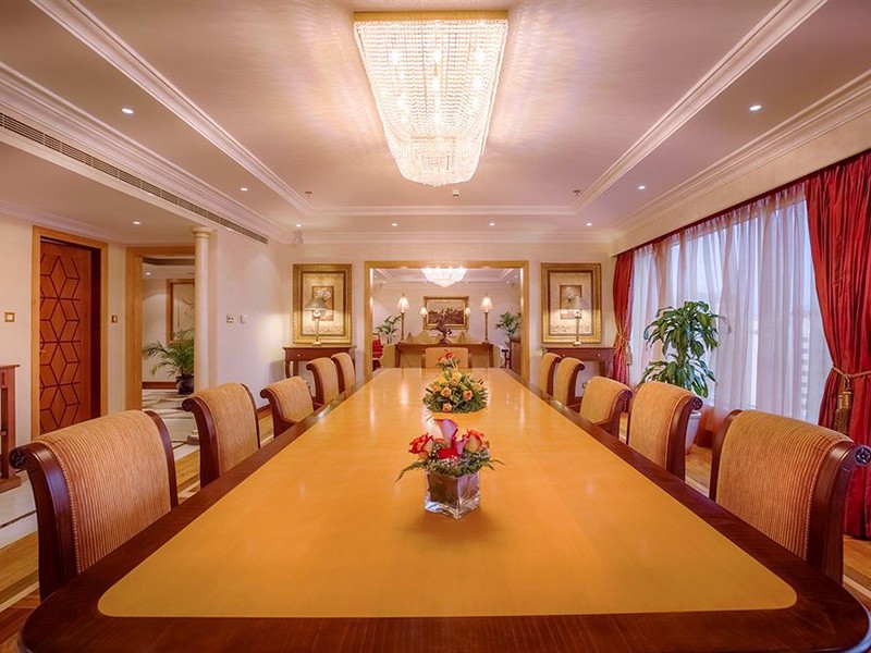 Corniche Hotel Abu Dhabi 3*
