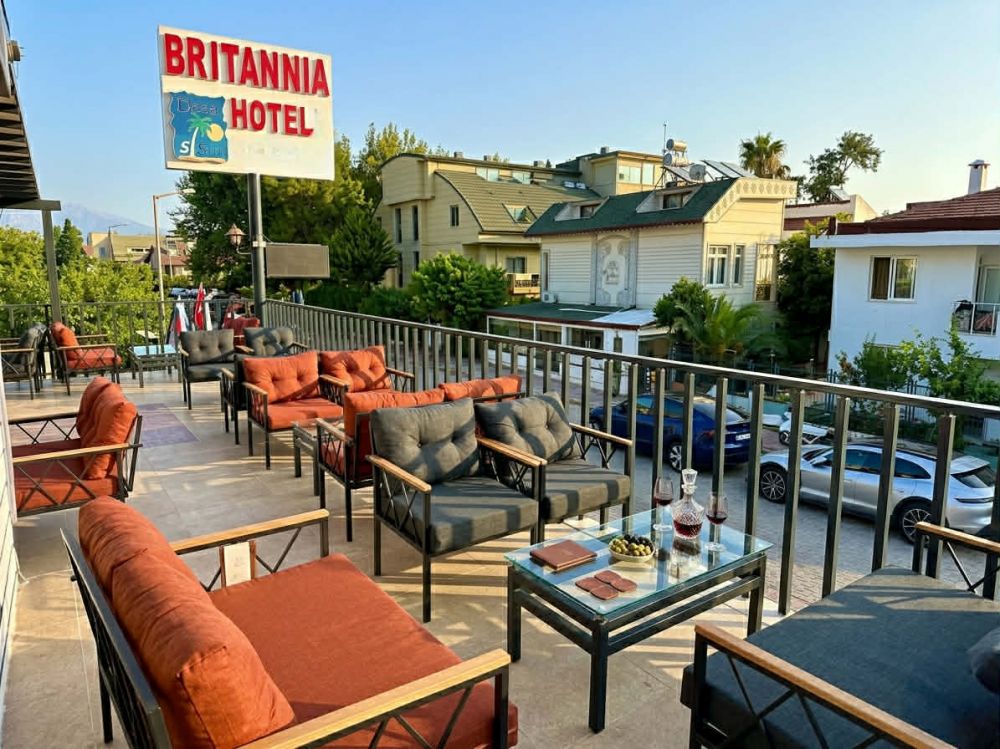 Britannia Hotel 3*