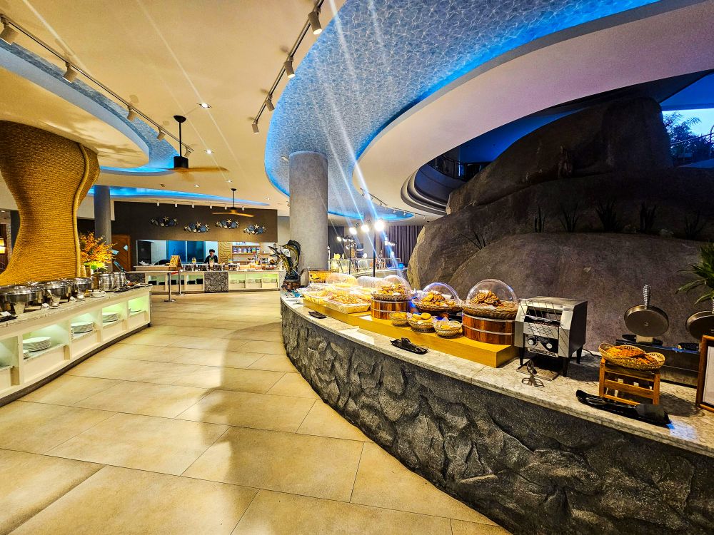 Crest Resort & Pool Villas 5*