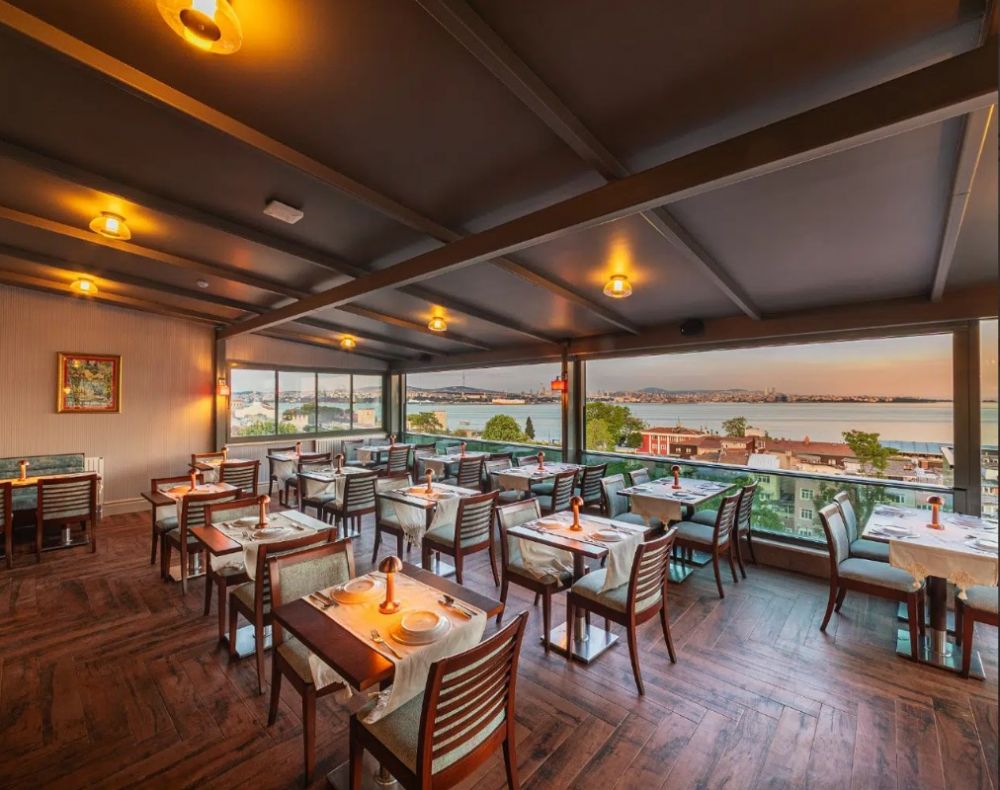 Azade Premier 4*