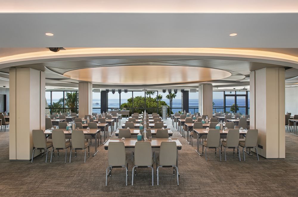Amathus Beach Hotel 5*
