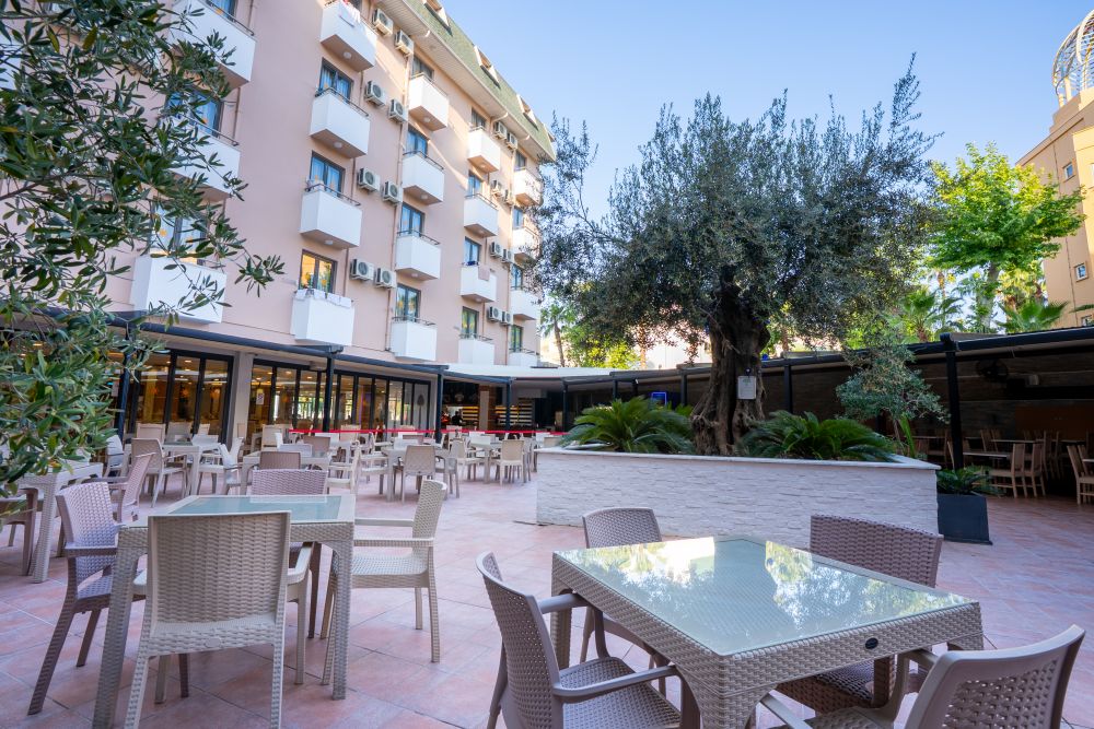 Club Aqua Plaza Hotel 5*