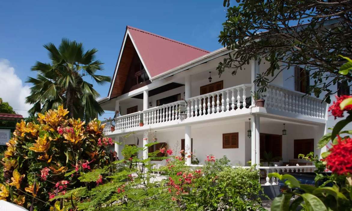 Amitie Chalets 