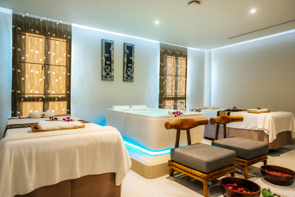 Crest Resort & Pool Villas 5*