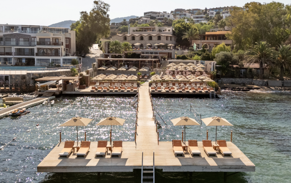 Ruins Luxury Resort (Only 10+) 