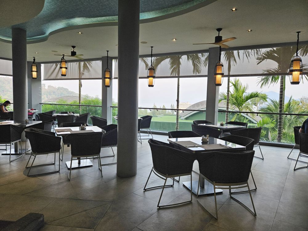 Crest Resort & Pool Villas 5*