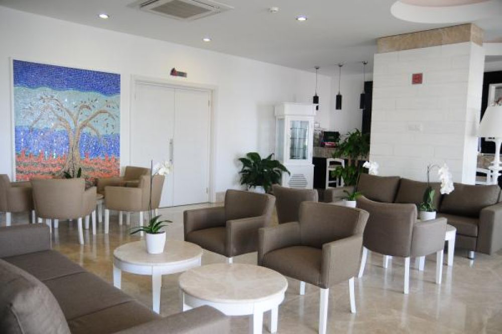 Alesta Yacht Hotel 